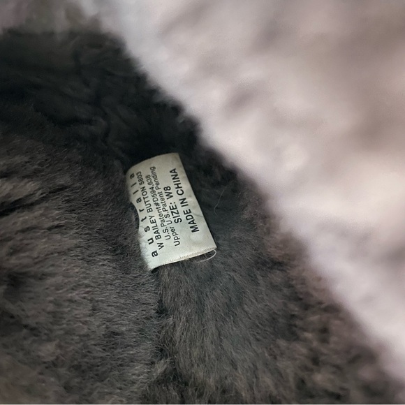 UGG Australia Bailey Button Short Boots Gray Suede Shearling Size 8 - Picture 8 of 8